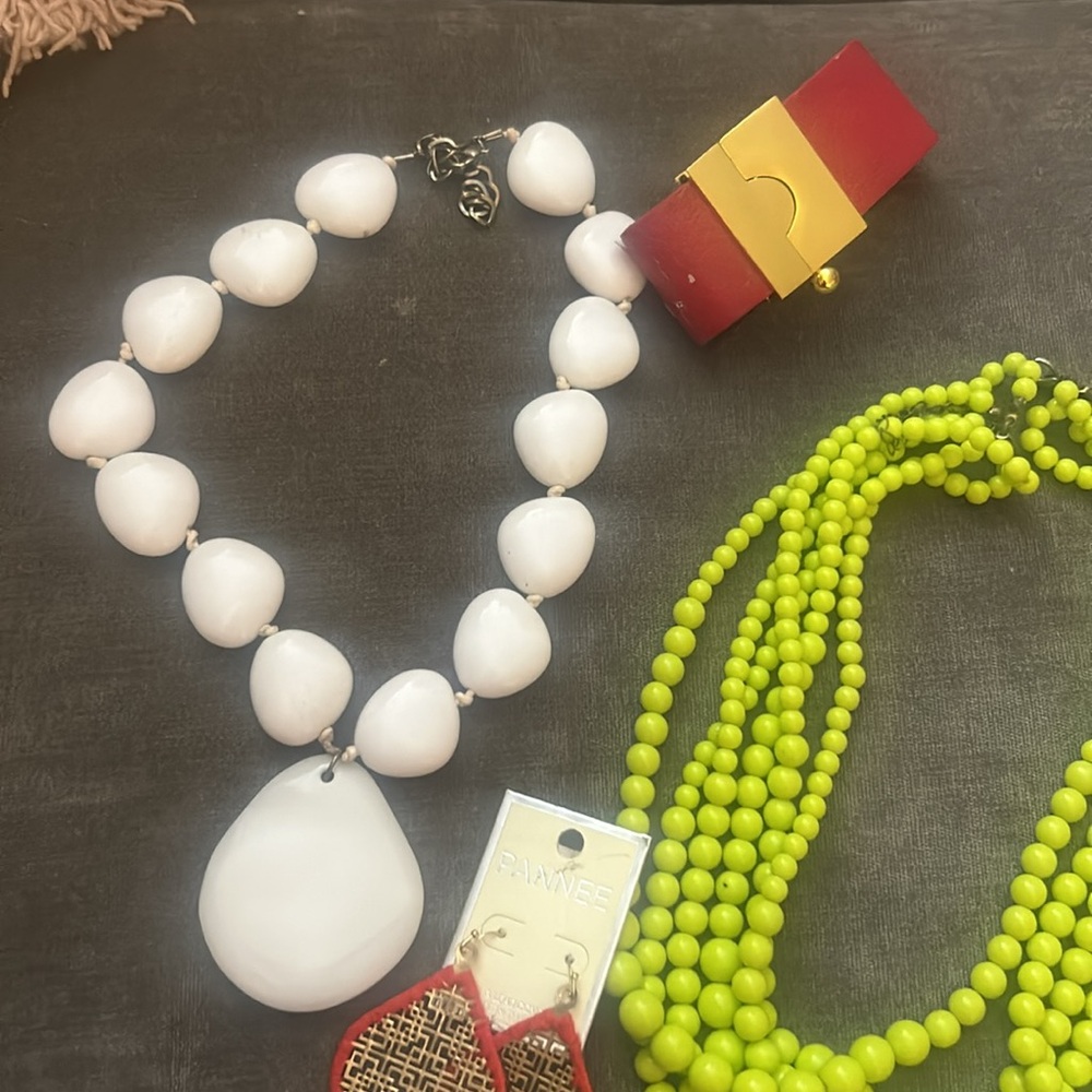 Random Jewelry items - Picture 4 of 4